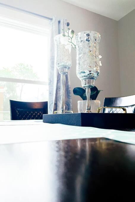 4Br Niagara Getaway-Prime Location Holiday home *