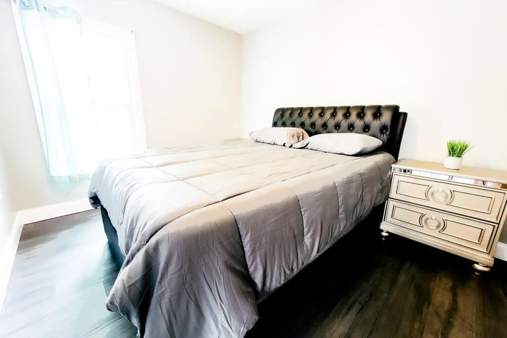 4Br Niagara Getaway-Prime Location * Niagara Falls