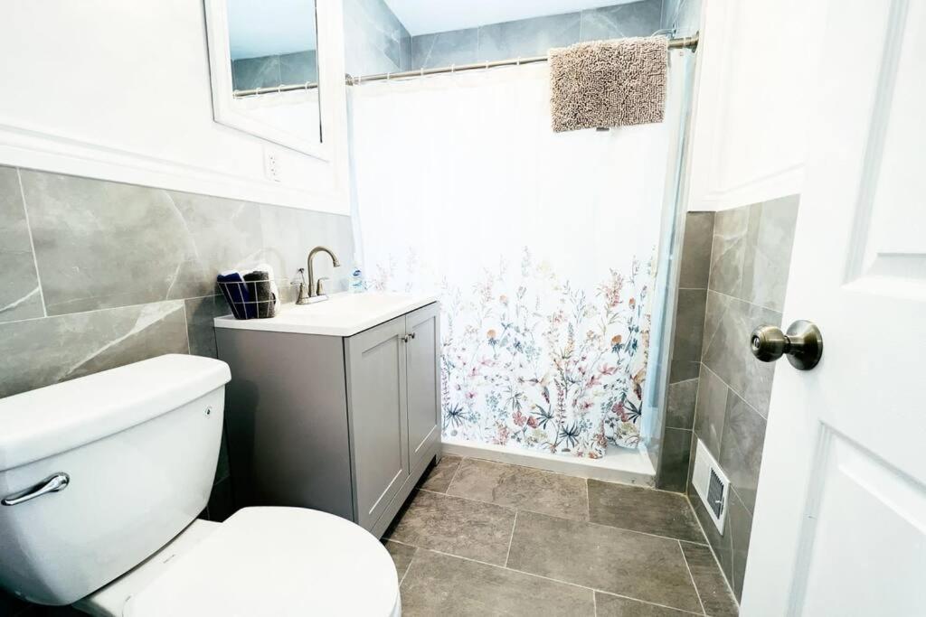 4Br Niagara Getaway-Prime Location *